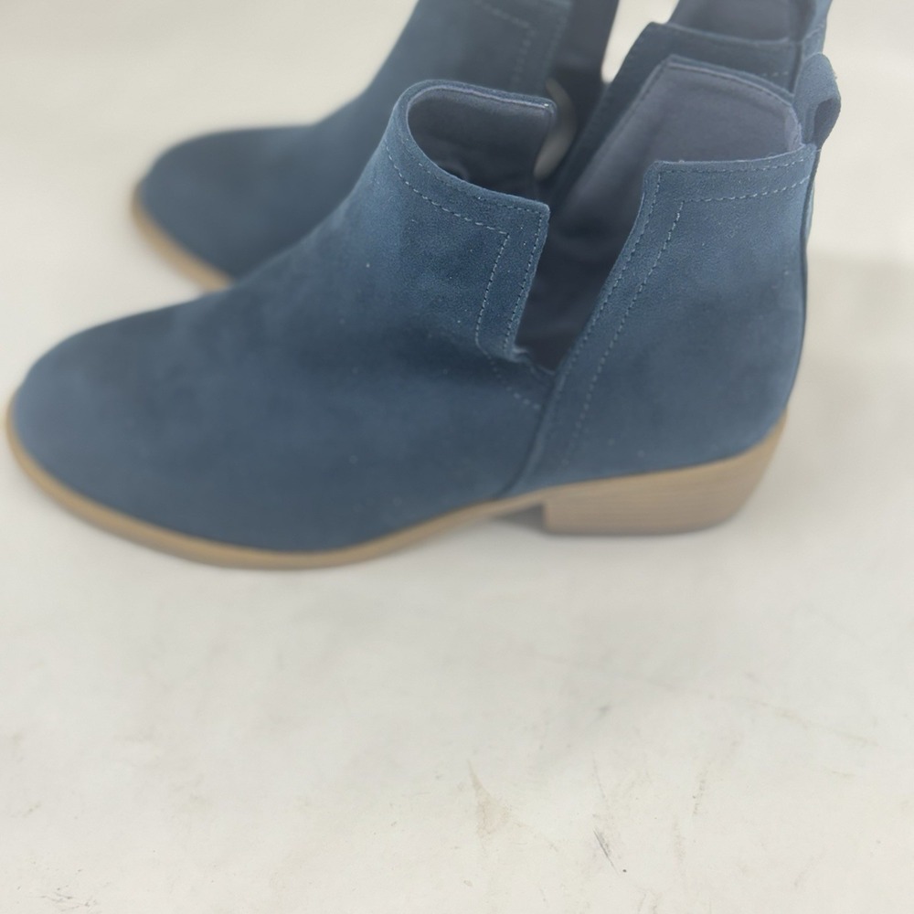 Journee Collection Women's Rimi Bootie Size 6.5 W Suede Blue Ankle Fall
